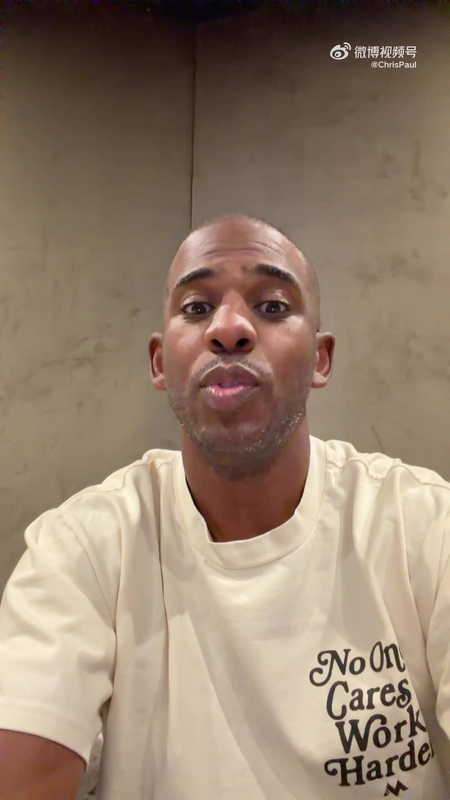 保罗用中文祝大家劳动节快乐这普通话什么水平